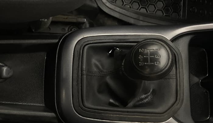 2022 Maruti IGNIS SIGMA 1.2, Petrol, Manual, 42,557 km, Gear Lever