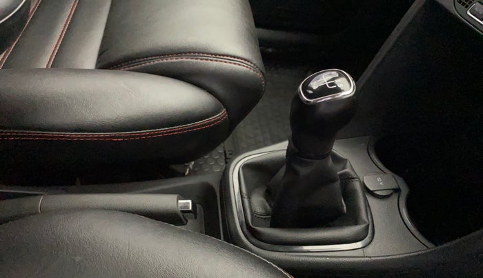 2018 Skoda Rapid AMBITION 1.5 TDI, Diesel, Manual, 75,657 km, Gear Lever