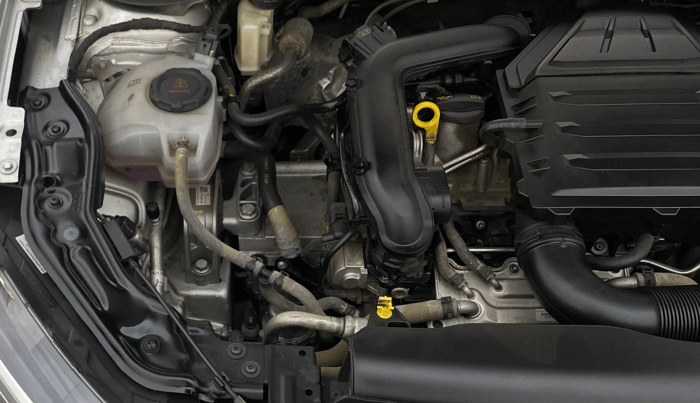 2022 Volkswagen VIRTUS TOPLINE TSI 1.0 AT, Petrol, Automatic, 87,598 km, Engine View - Right