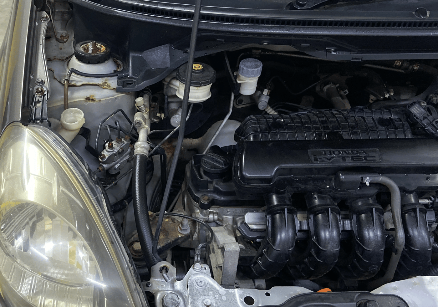 2013 Honda Brio S MT, Petrol, Manual, 70,495 km, Engine View - Right