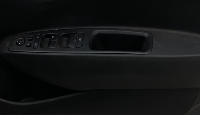2022 Hyundai GRAND I10 NIOS MAGNA CORPORATE EDITION 1.2 KAPPA VTVT, Petrol, Manual, 57,155 km, Driver Side Door Panels Control