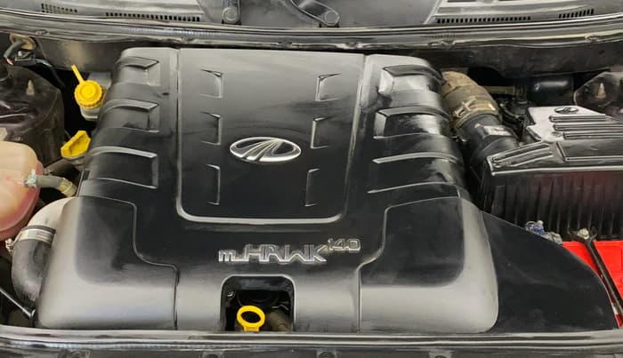 2017 Mahindra XUV500 W10, Diesel, Manual, 72,010 km, Engine View