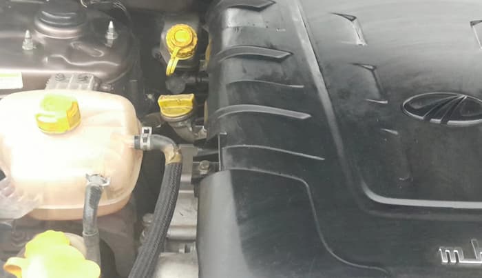 2018 Mahindra XUV500 W11 AT, Diesel, Automatic, 61,563 km, Engine View - Right