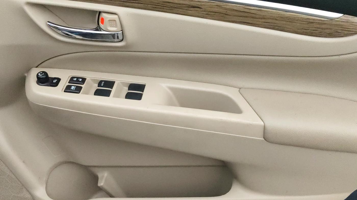 2021 Maruti Ciaz ALPHA  AT 1.5 SHVS PETROL, Petrol, Automatic, 37,832 km, Driver Side Door Panels Control