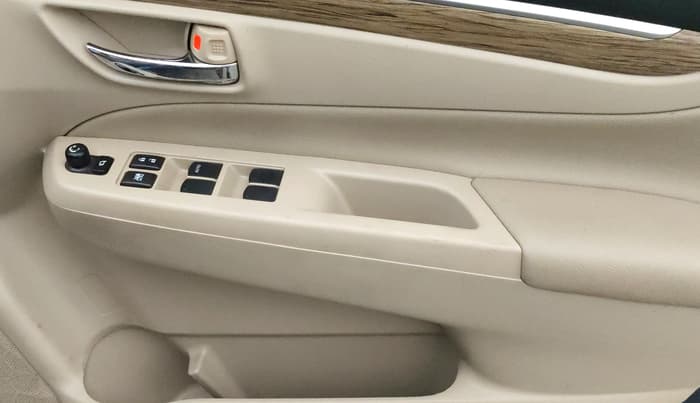 2021 Maruti Ciaz ALPHA  AT 1.5 SHVS PETROL, Petrol, Automatic, 37,832 km, Driver Side Door Panels Control