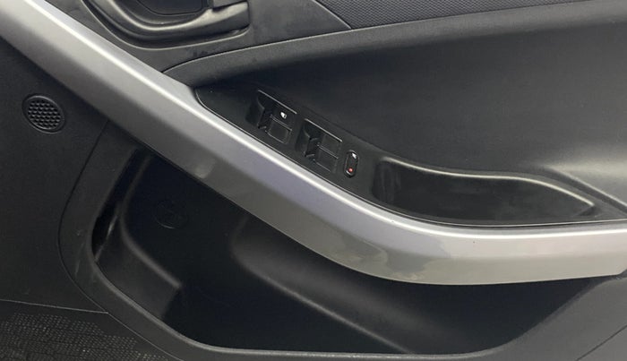 2020 Tata NEXON XMA PETROL, Petrol, Automatic, 55,768 km, Driver Side Door Panels Control