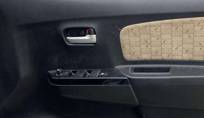 2017 Maruti Wagon R 1.0 VXI OPT, Petrol, Manual, 29,992 km, Driver Side Door Panels Control