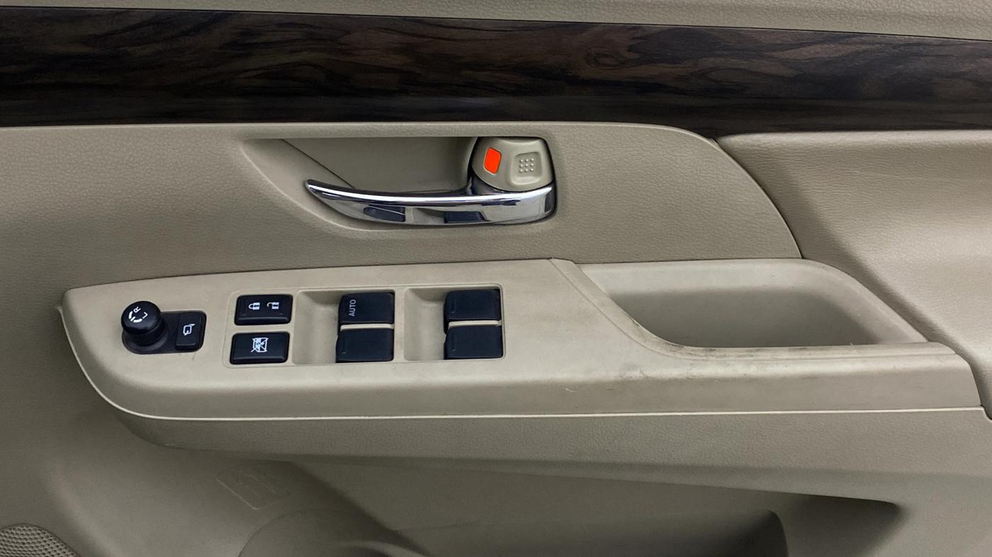 2020 Maruti Ertiga ZXI+ SHVS, Petrol, Manual, 17,642 km, Driver Side Door Panels Control
