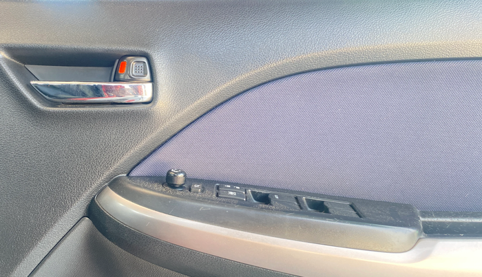2020 Maruti Baleno DELTA PETROL 1.2, Petrol, Manual, 51,804 km, Driver Side Door Panels Control