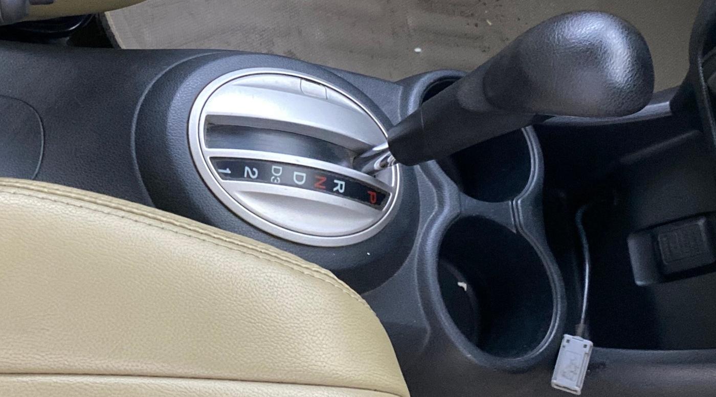2013 Honda Brio VX AT, Petrol, Automatic, 45,841 km, Gear Lever