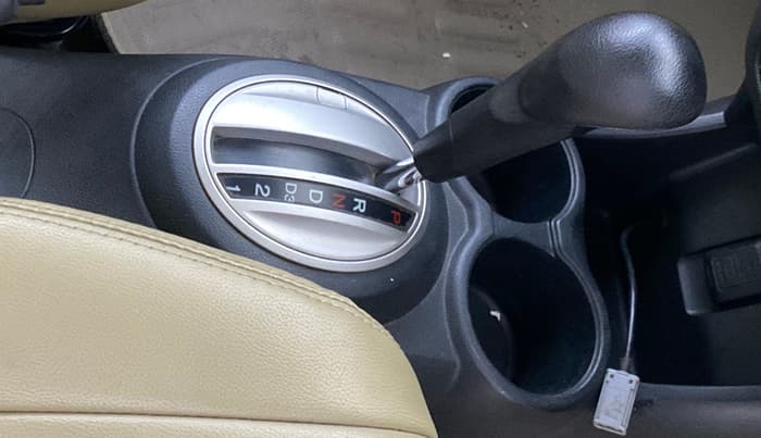 2013 Honda Brio VX AT, Petrol, Automatic, 45,841 km, Gear Lever