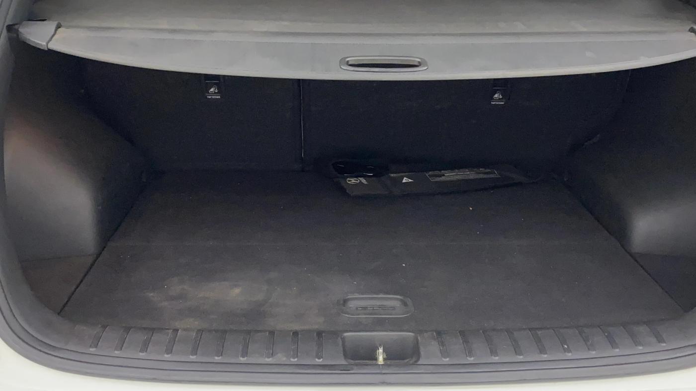 2018 Hyundai Tucson 2WD AT GL DIESEL
, Diesel, Automatic, 1,44,084 km, Boot Inside