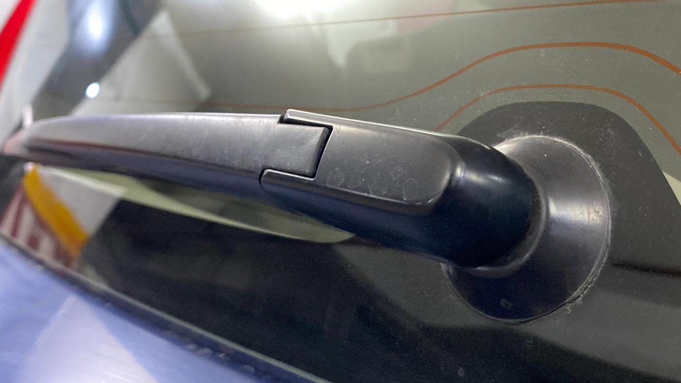 2023 Toyota RUMION V AT , Petrol, Automatic, 27,551 km, Rear Wiper