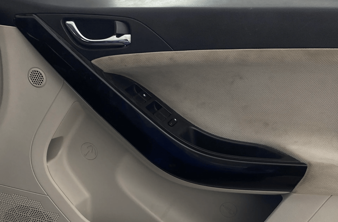 2020 Tata NEXON XZ PETROL, Petrol, Manual, 1,06,567 km, Driver Side Door Panels Control