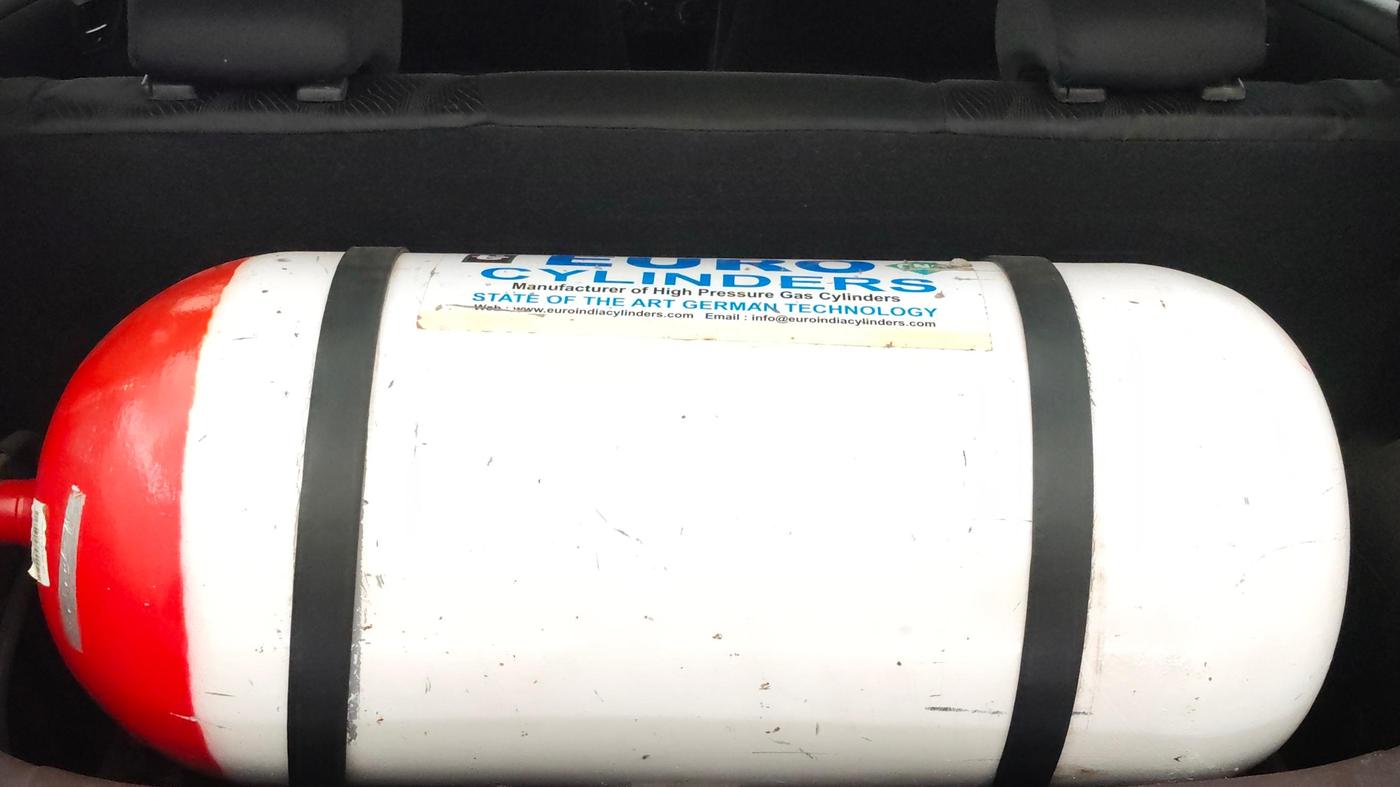 2014 Maruti Swift VXI, CNG, Manual, 41,166 km, Boot Inside