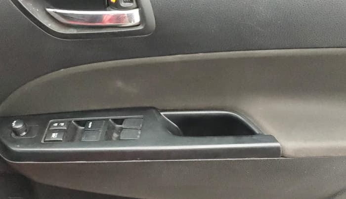 2014 Maruti Swift VXI, CNG, Manual, 41,166 km, Driver Side Door Panels Control