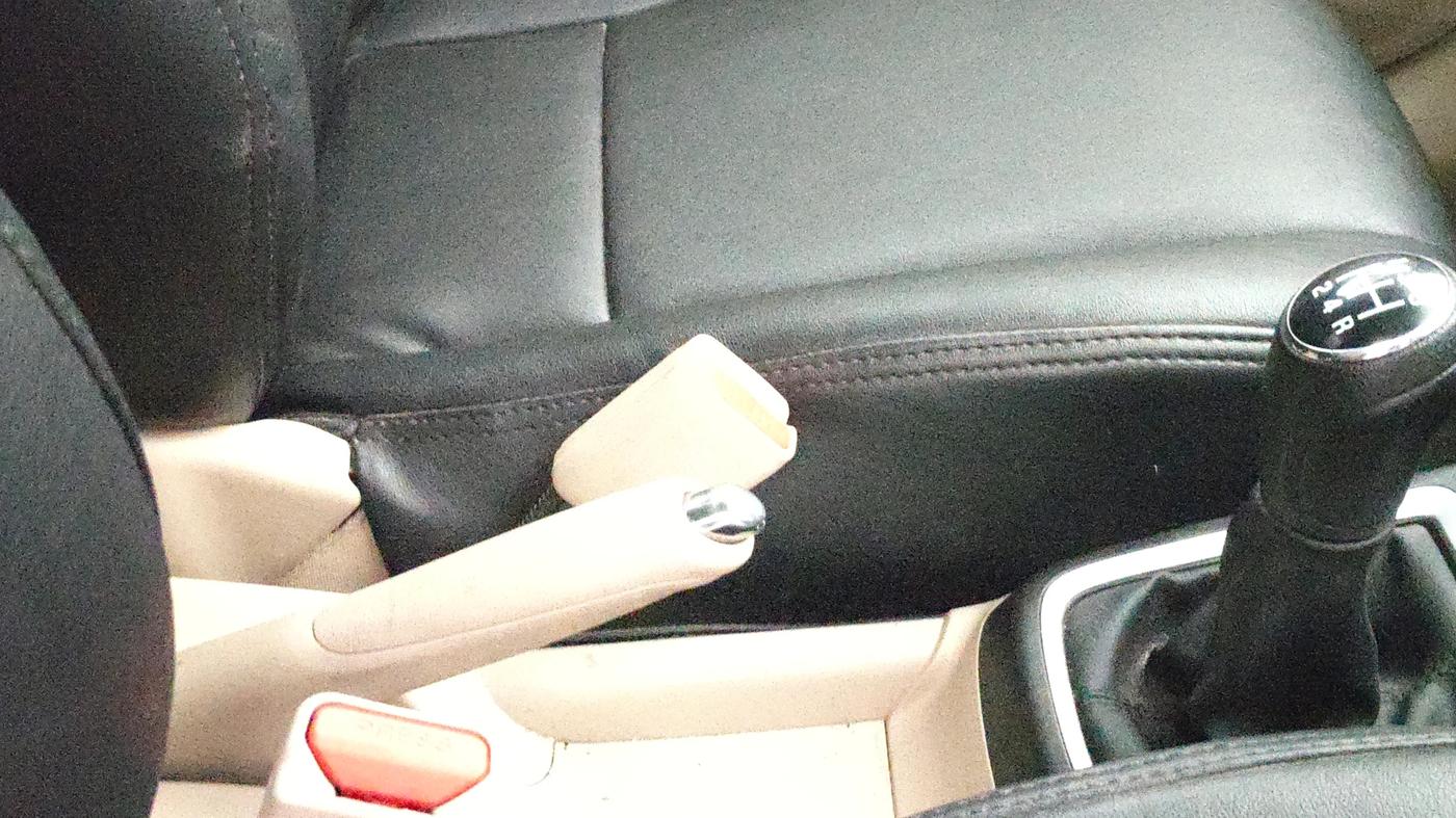 2024 Maruti Dzire ZXI CNG, CNG, Manual, 26,588 km, Gear Lever