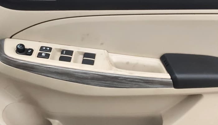 2024 Maruti Dzire ZXI CNG, CNG, Manual, 26,588 km, Driver Side Door Panels Control