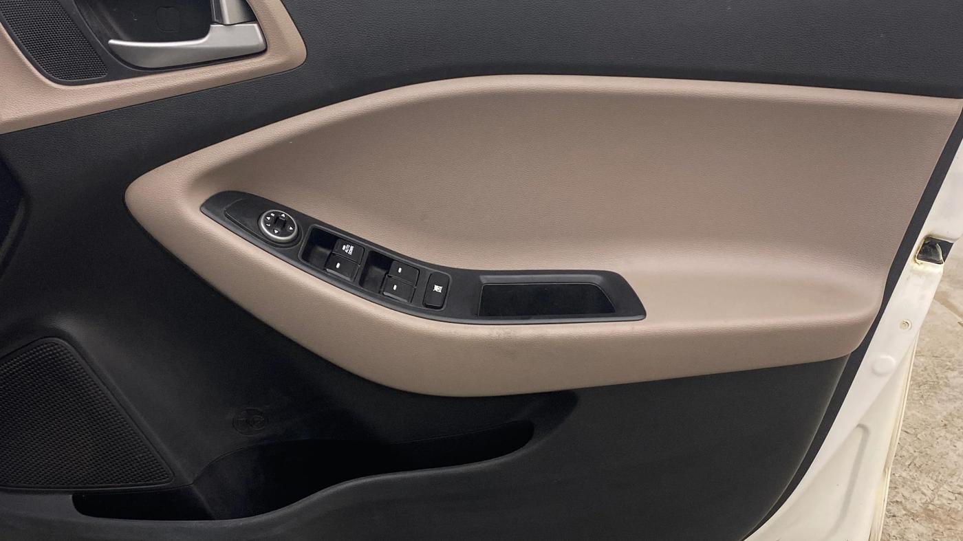 2019 Hyundai Elite i20 MAGNA PLUS 1.2, Petrol, Manual, 68,459 km, Driver Side Door Panels Control