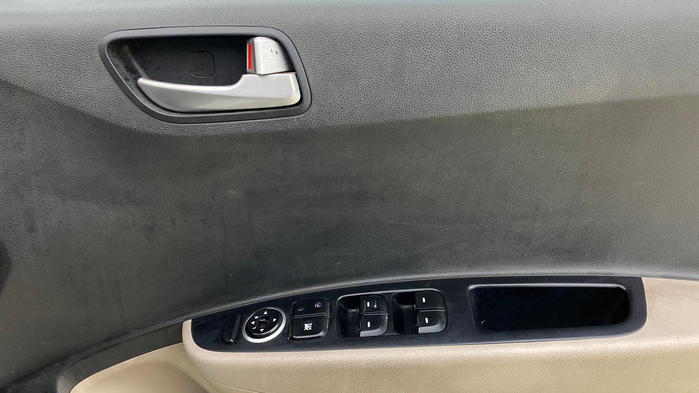 2014 Hyundai Xcent SX 1.2, Petrol, Manual, 74,494 km, Driver Side Door Panels Control
