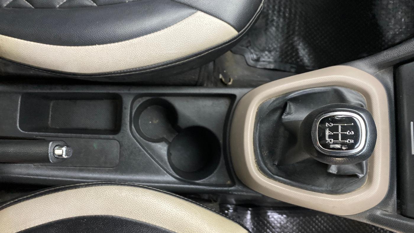 2014 Hyundai Xcent SX 1.2, Petrol, Manual, 74,494 km, Gear Lever