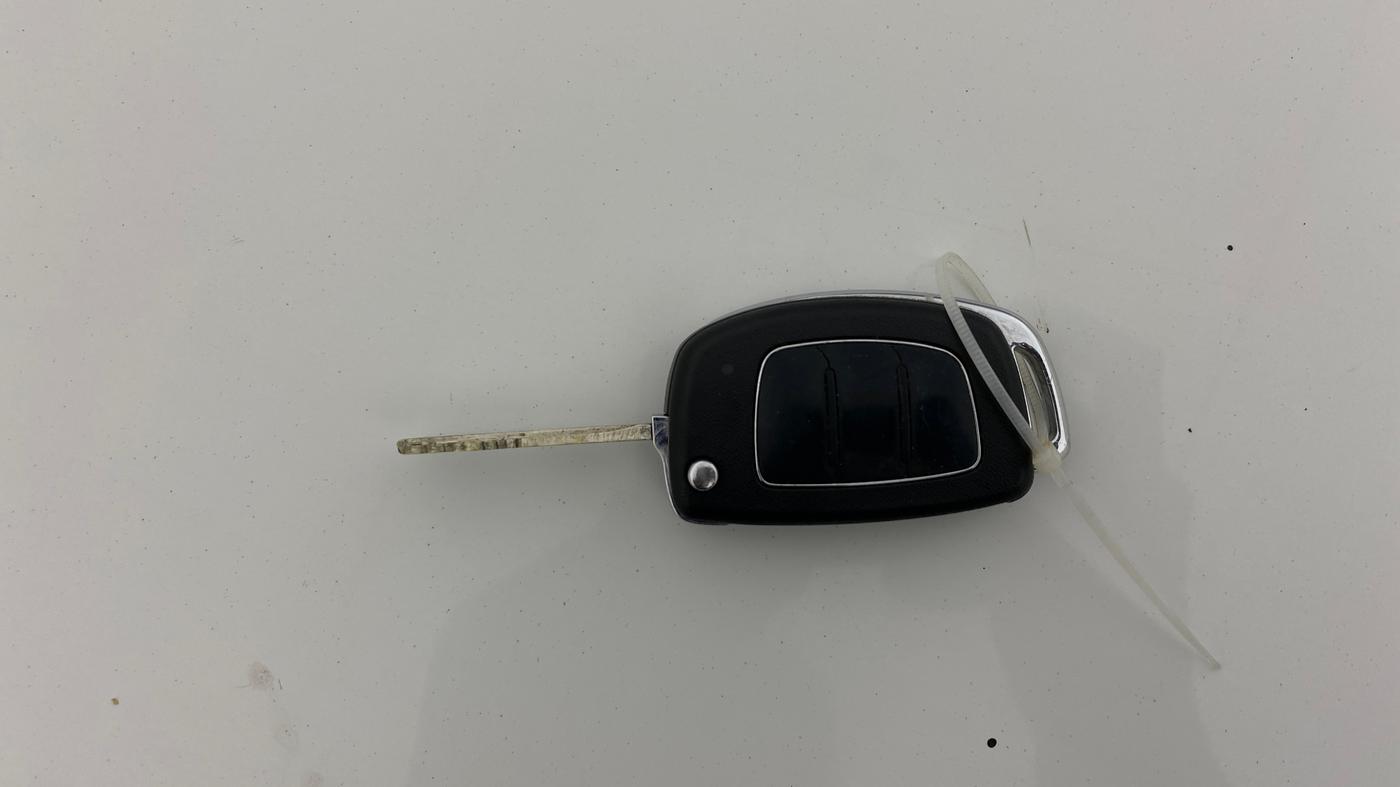 2014 Hyundai Xcent SX 1.2, Petrol, Manual, 74,494 km, Key Close Up