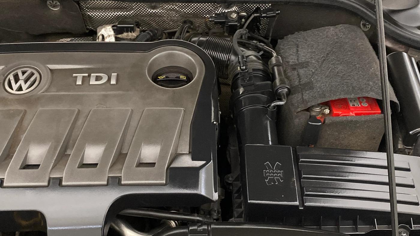 2014 Volkswagen Jetta HIGHLINE TDI AT, Diesel, Automatic, 94,473 km, Engine View - Left