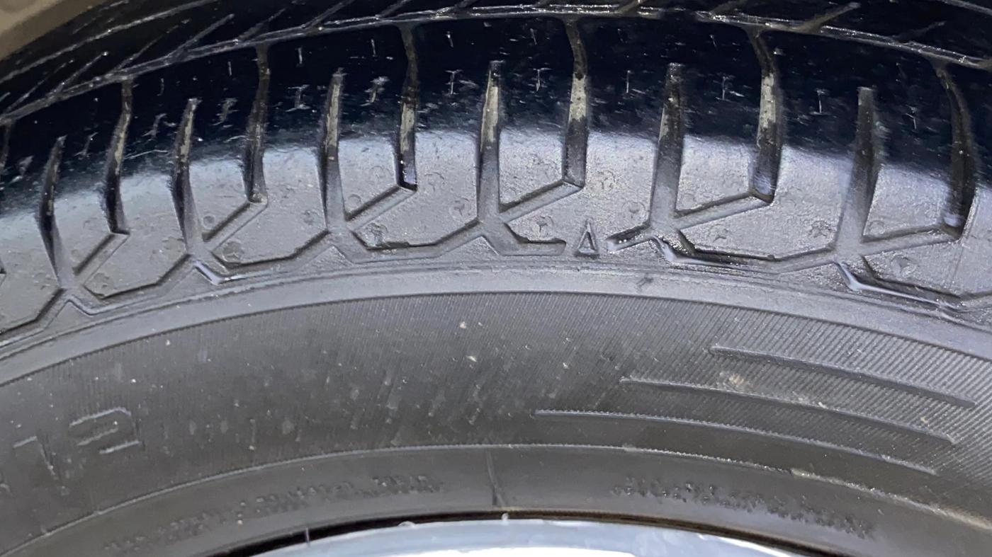 2014 Maruti Alto 800 LXI CNG, CNG, Manual, 1,27,951 km, Left Front Tyre Tread