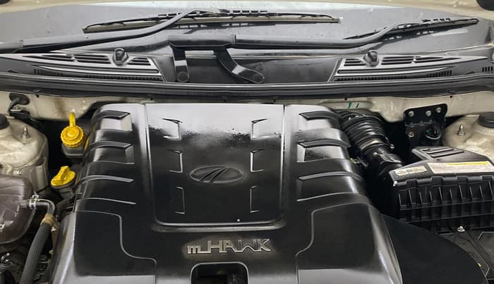2020 Mahindra XUV500 W7, Diesel, Manual, 61,904 km, Engine View