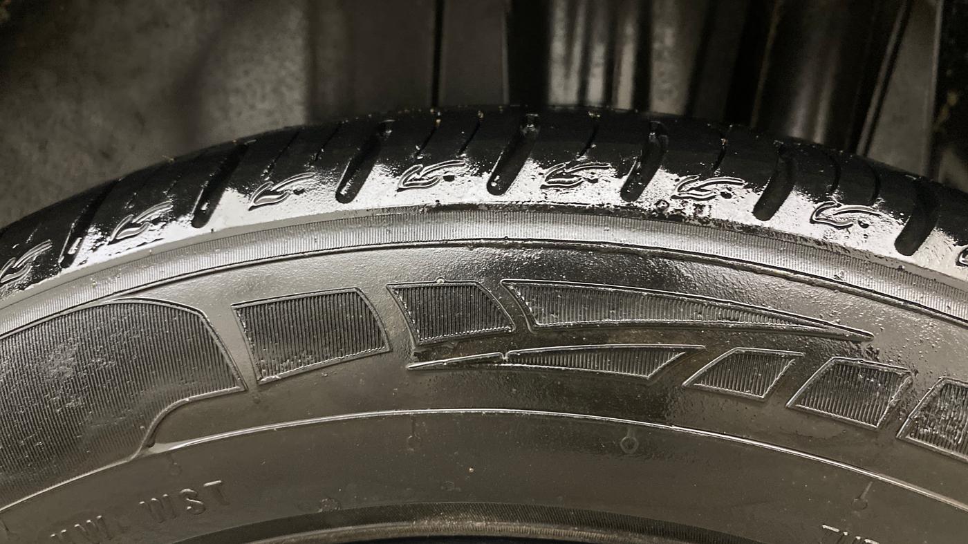 2022 Maruti Vitara Brezza VXI AT SHVS, Petrol, Automatic, 78,873 km, Left Rear Tyre Tread