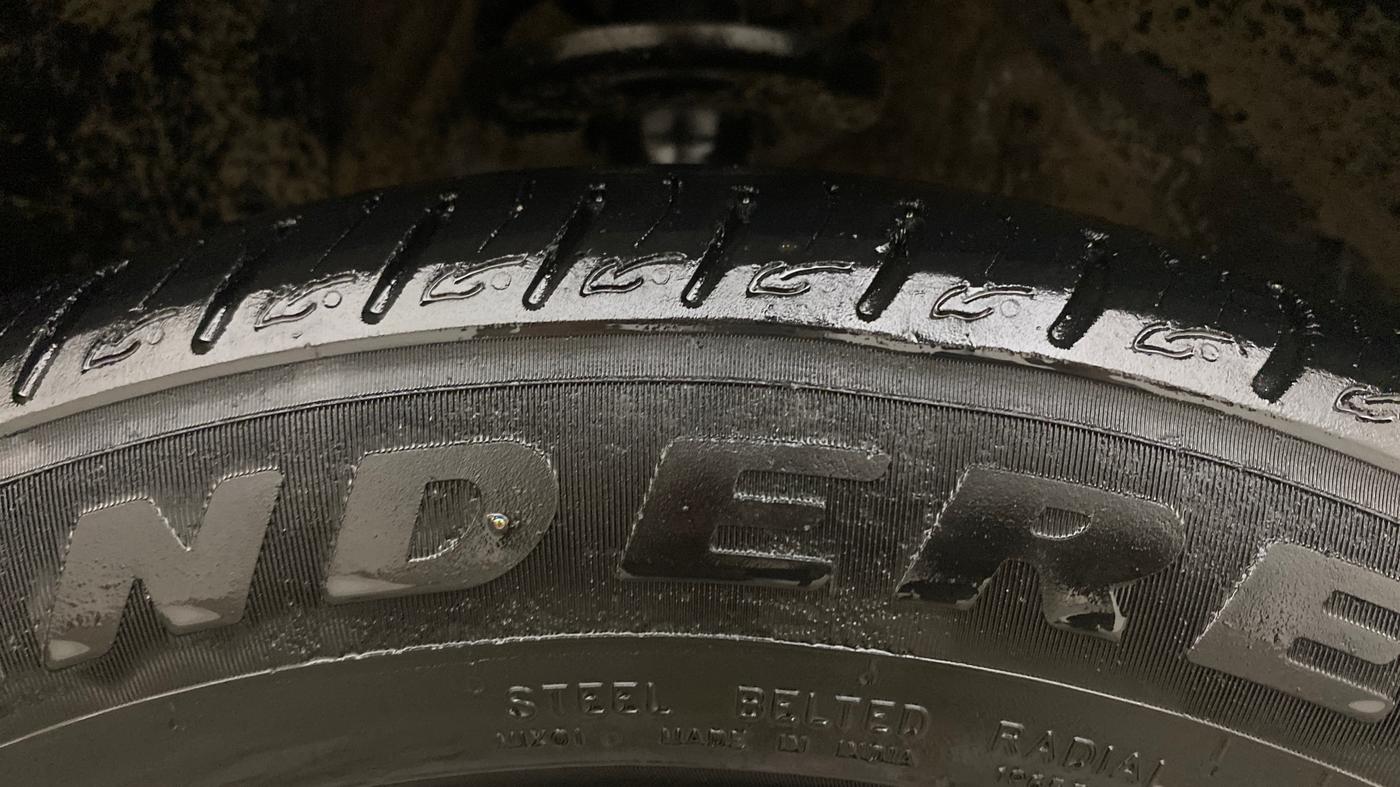 2022 Maruti Vitara Brezza VXI AT SHVS, Petrol, Automatic, 78,873 km, Right Front Tyre Tread