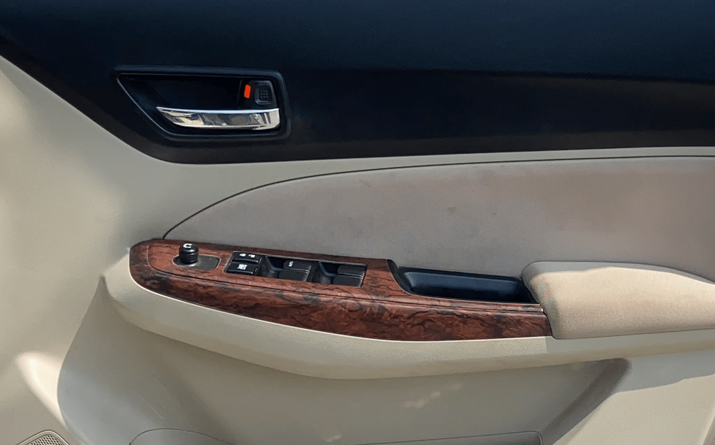 2020 Maruti Dzire VXI AMT, Petrol, Automatic, 46,797 km, Driver Side Door Panels Control