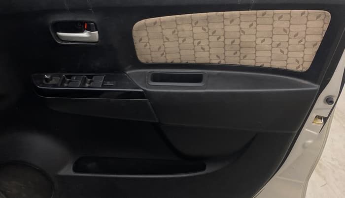 2018 Maruti Wagon R 1.0 VXI, Petrol, Manual, 86,377 km, Driver Side Door Panels Control