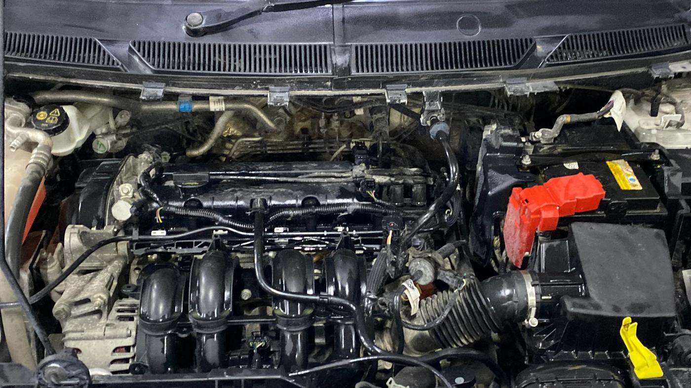 2017 Ford New Figo TITANIUM 1.2 PETROL MT, Petrol, Manual, 34,711 km, Engine View