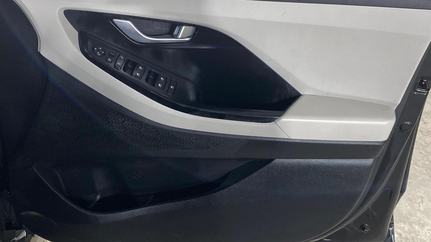 2021 Hyundai Creta SX IVT 1.5 PETROL, Petrol, Automatic, 68,079 km, Driver Side Door Panels Control
