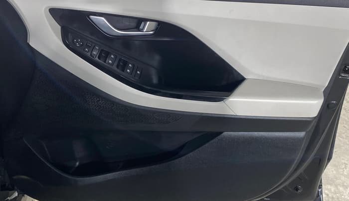 2021 Hyundai Creta SX IVT 1.5 PETROL, Petrol, Automatic, 68,079 km, Driver Side Door Panels Control