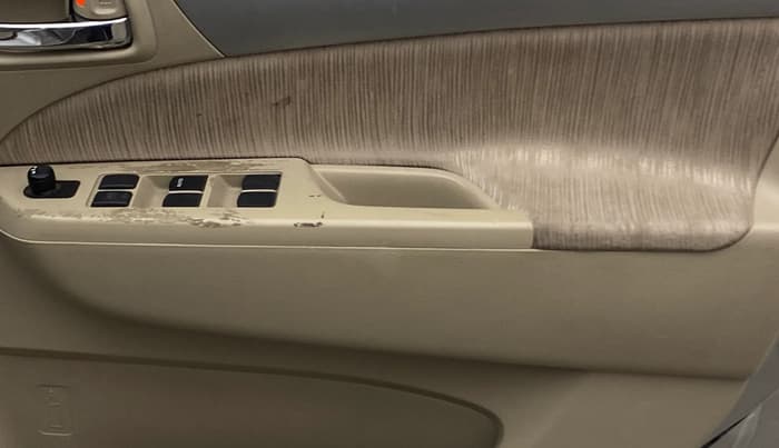 2014 Maruti Ertiga ZXI, Petrol, Manual, 78,573 km, Driver Side Door Panels Control