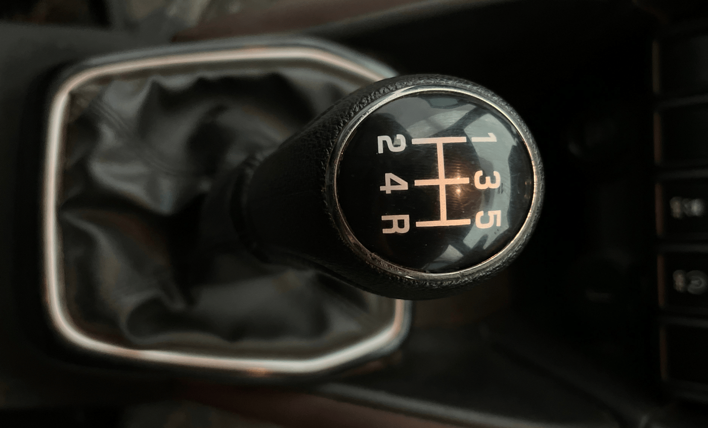 2022 Maruti Grand Vitara ALPHA SMART HYBRID, Petrol, Manual, 1,13,045 km, Gear Lever