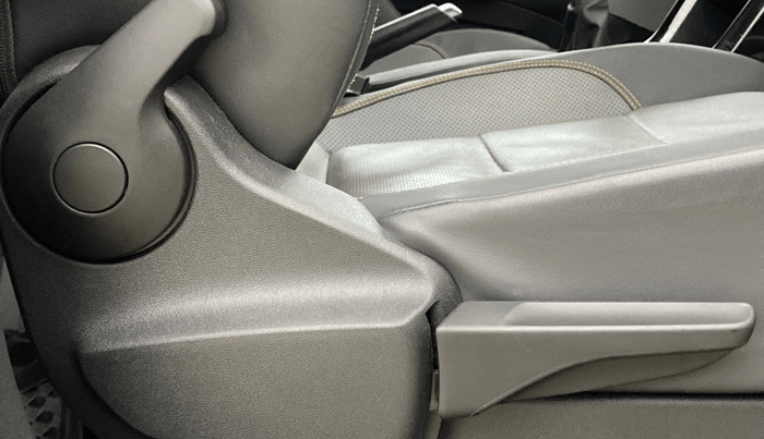 2021 Skoda KUSHAQ STYLE 1.0L TSI MT, Petrol, Manual, 18,094 km, Driver Side Adjustment Panel