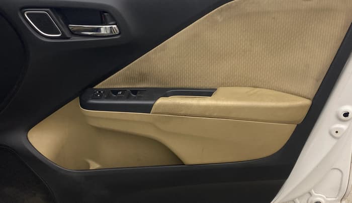 2018 Honda City 1.5L I-VTEC V MT, Petrol, Manual, 1,23,212 km, Driver Side Door Panels Control