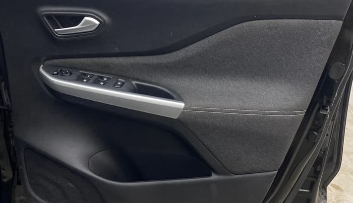 2021 Nissan MAGNITE XV PREMIUM TURBO CVT, Petrol, Automatic, 22,603 km, Driver Side Door Panels Control