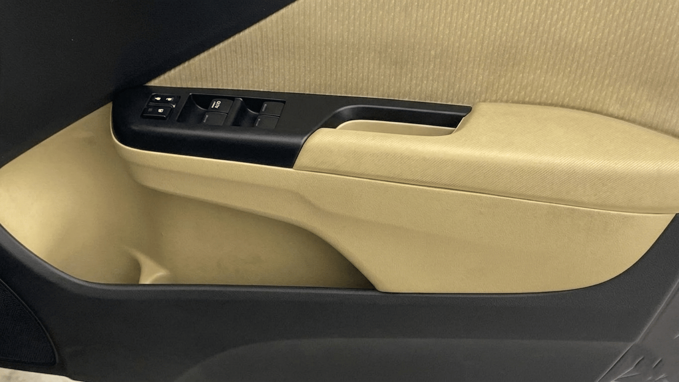 2019 Honda City 1.5L I-VTEC V MT, Petrol, Manual, 1,11,626 km, Driver Side Door Panels Control