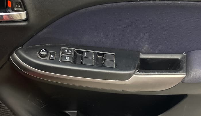 2019 Maruti Baleno ZETA DIESEL 1.3, Diesel, Manual, 1,23,468 km, Driver Side Door Panels Control