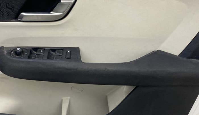 2021 Tata ALTROZ XZ DIESEL, Diesel, Manual, 66,660 km, Driver Side Door Panels Control