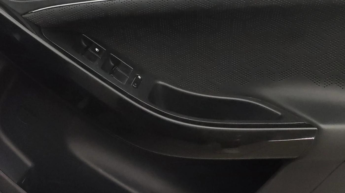 2023 Tata NEXON XZA PLUS DIESEL (L) DARK EDITION, Diesel, Automatic, 54,253 km, Driver Side Door Panels Control