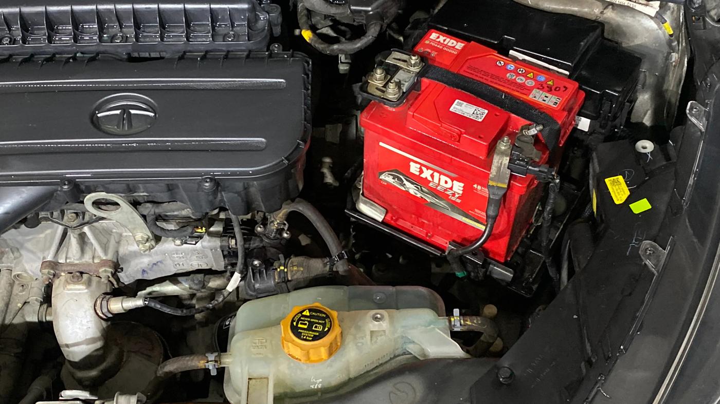 2020 Tata Tiago XZA PLUS PETROL, Petrol, Automatic, 9,876 km, Engine View - Left