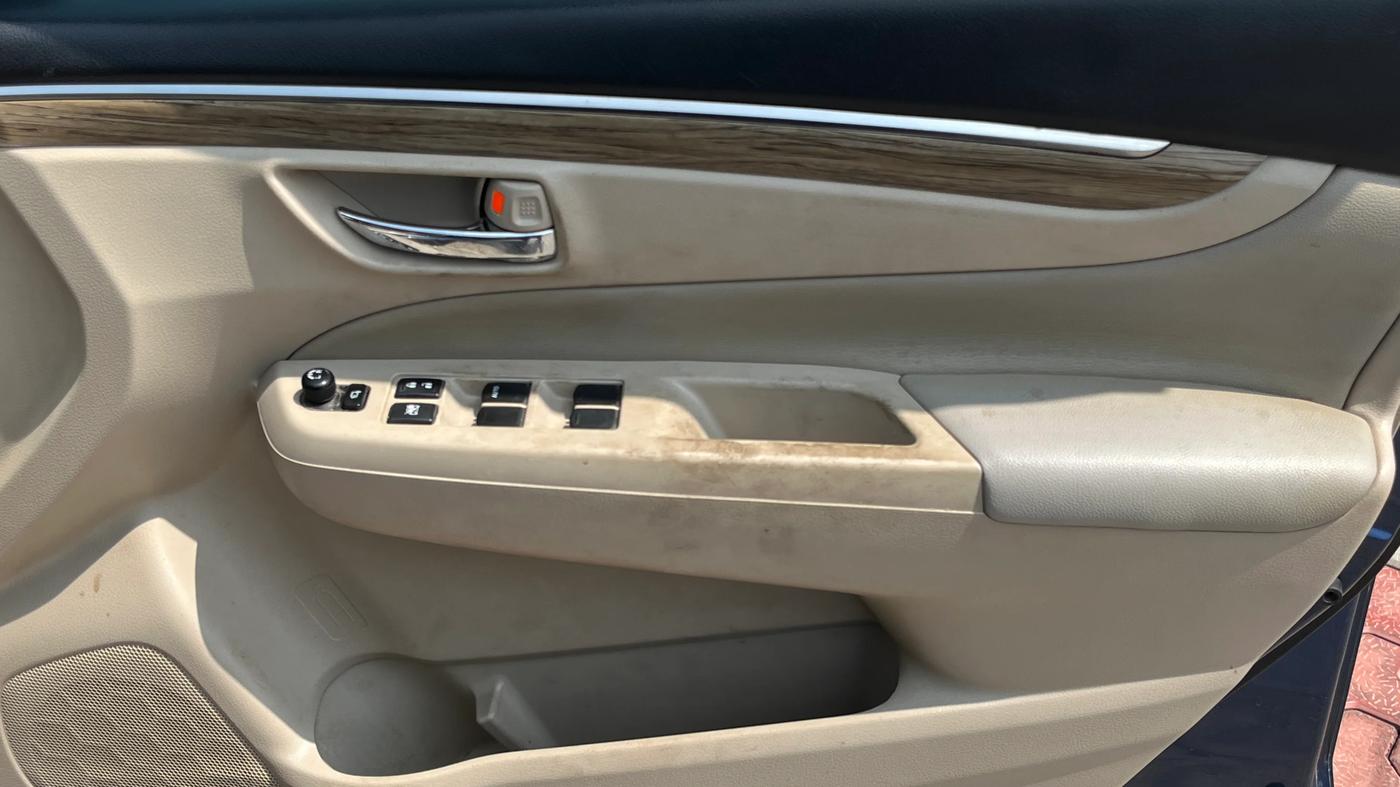 2019 Maruti Ciaz ALPHA  AT 1.5 SHVS PETROL, Petrol, Automatic, 87,979 km, Driver Side Door Panels Control