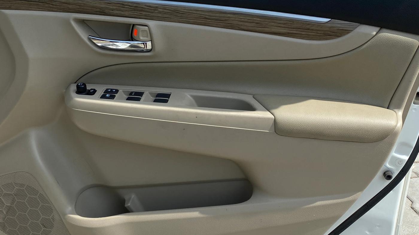 2024 Maruti Ciaz ALPHA  AT 1.5 SHVS PETROL, Petrol, Automatic, 13,508 km, Driver Side Door Panels Control