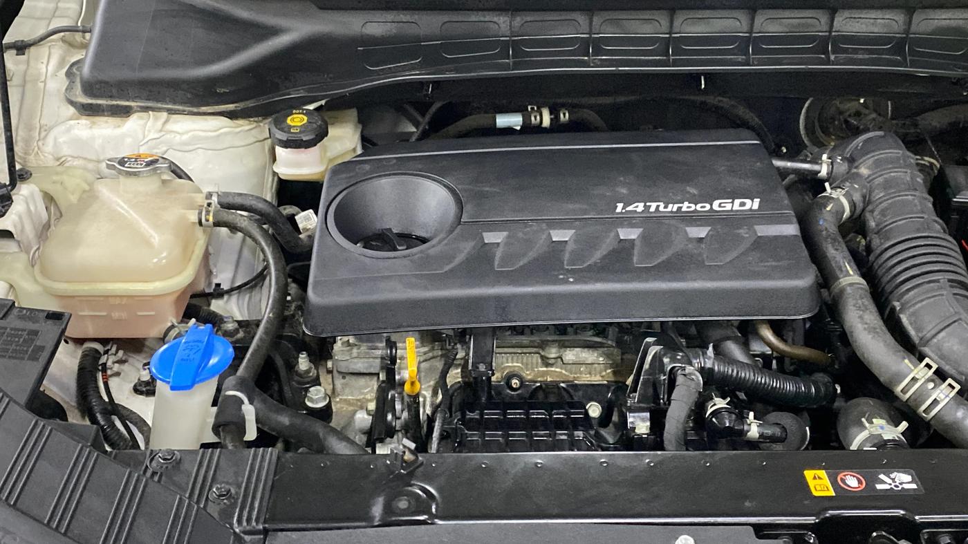 2022 KIA CARENS PRESTIGE PLUS 1.4 PETROL DCT 7 STR, Petrol, Automatic, 47,368 km, Engine View - Right