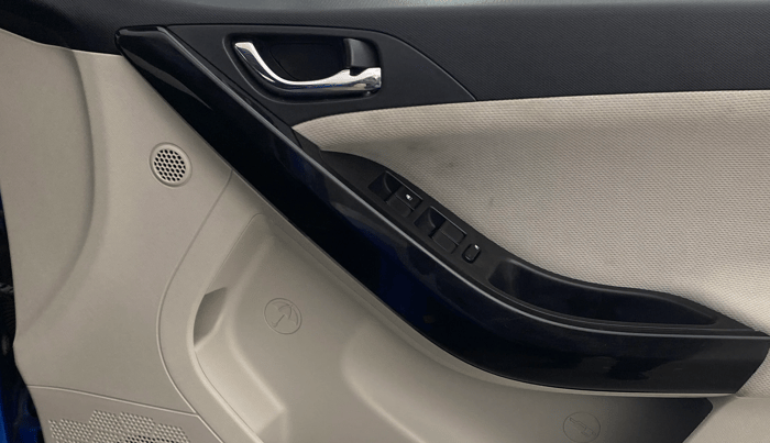 2020 Tata NEXON XZA PLUS (O) DIESEL, Diesel, Automatic, 60,064 km, Driver Side Door Panels Control